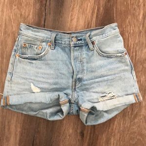Levi 501 shorts Sz 25
